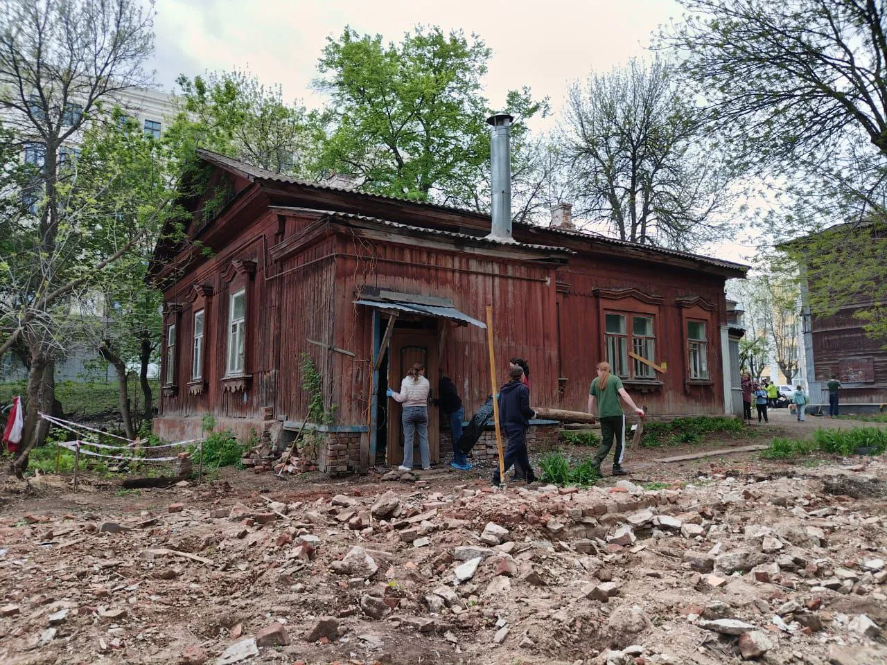 Субботник в усадьбе Гурылева