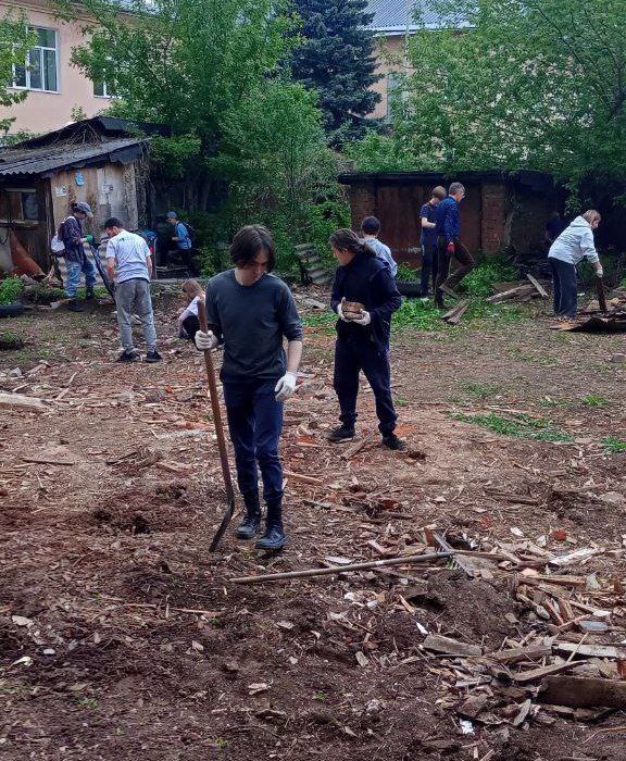 Проведение субботника