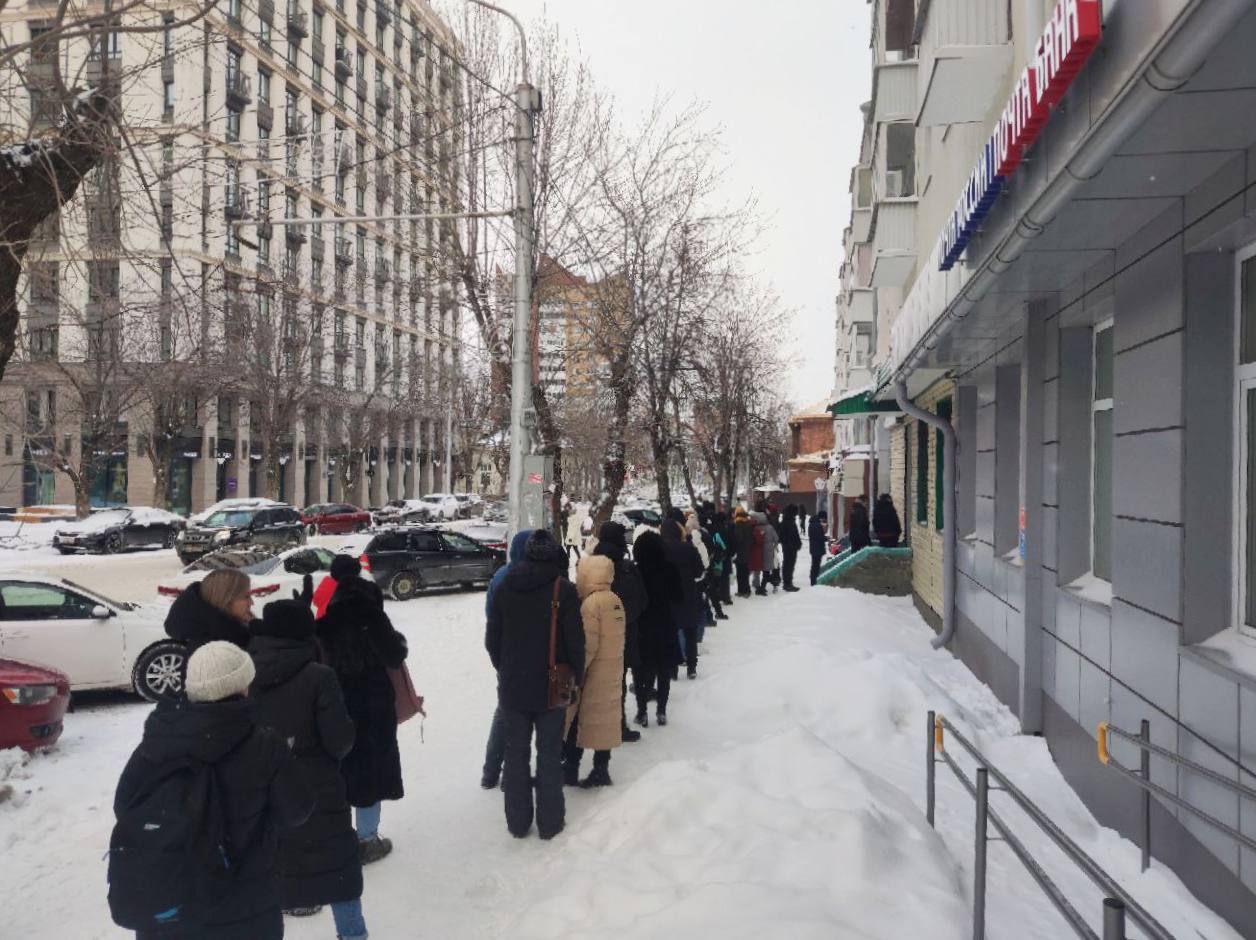 Огромные очереди на сбор подписей